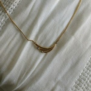 2/$20! Vintage Avon Comet Tail Necklace